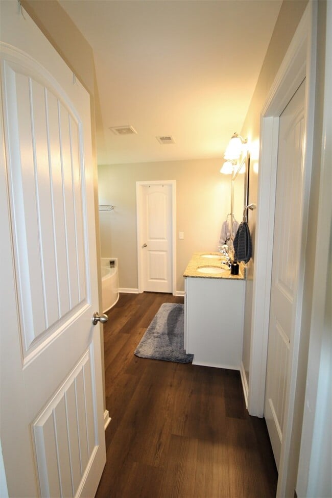 Building Photo - 175 Whitetail Cir