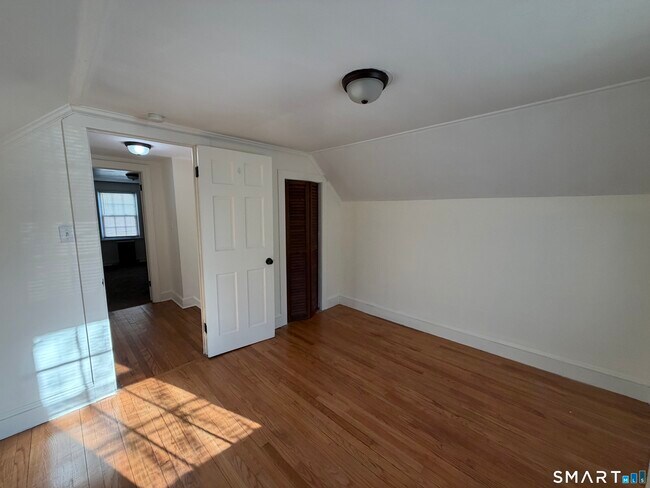 Building Photo - 535 Chase Ave