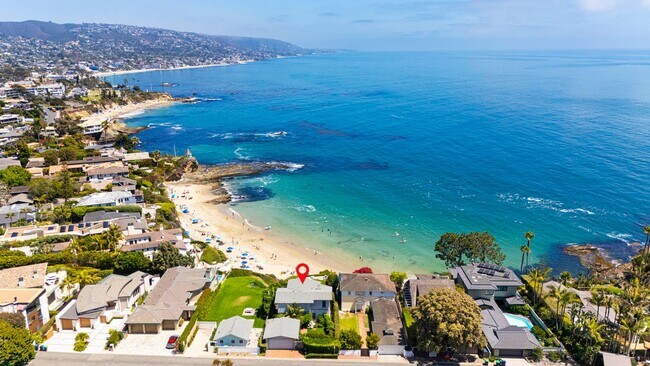 Building Photo - Incredible ocean views and private steps t...