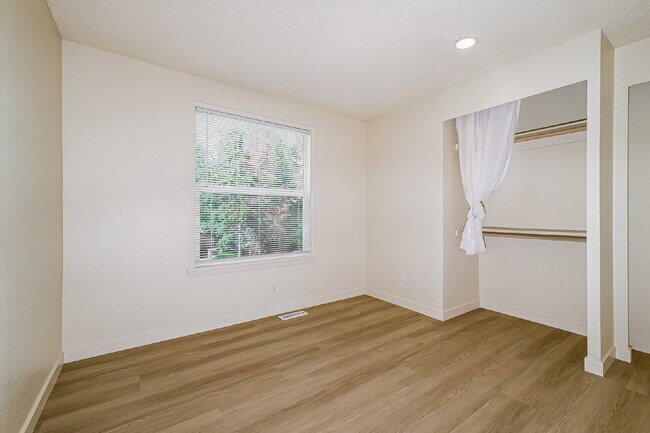 Building Photo - **Fully Remodeled 3+ Bedroom Home with Large Wraparound Deck – $500 OFF FIRST MONTHS RENT BEFORE ...