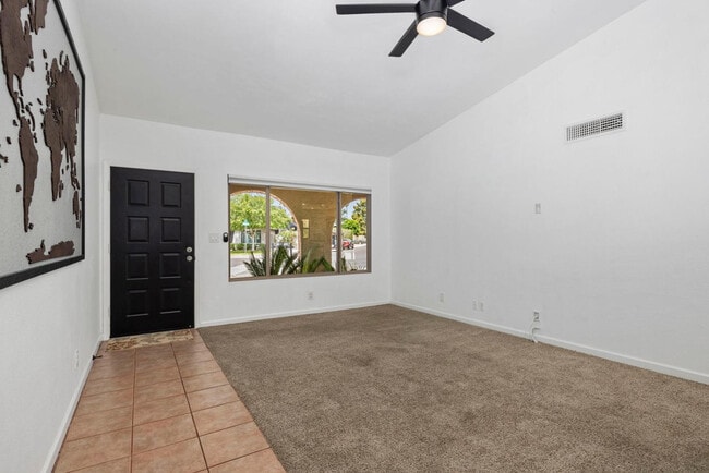 Building Photo - 10625 E Becker Ln