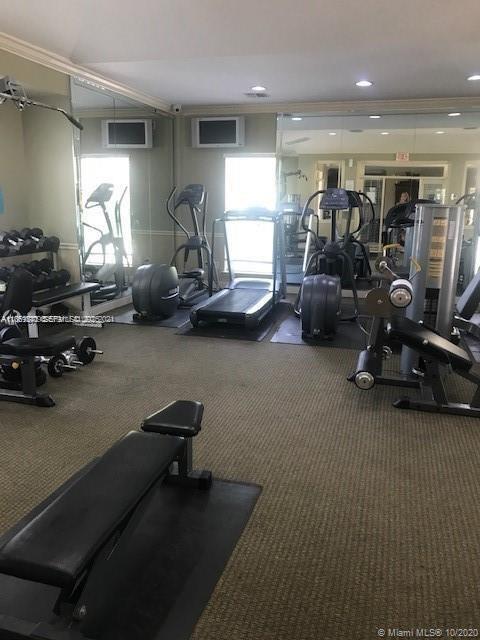 Building Photo - 949 Riverside Dr