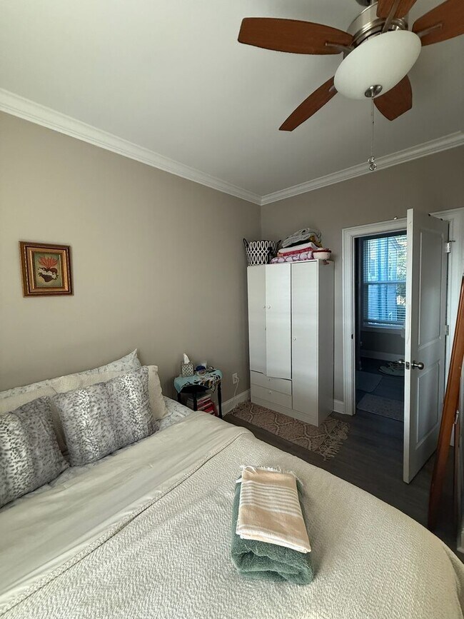 Building Photo - 44 Grove St