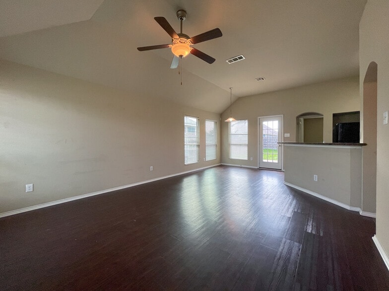 Building Photo - 10304 Walley Way