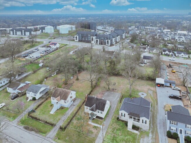 Building Photo - Renovated East Nashville Home | 3BR + Washer/Dryer + Off-Street Parking