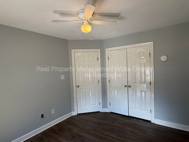 Building Photo - 828 Shackleton Rd