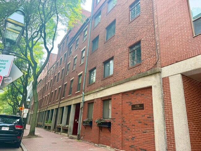Building Photo - 170 Commercial St