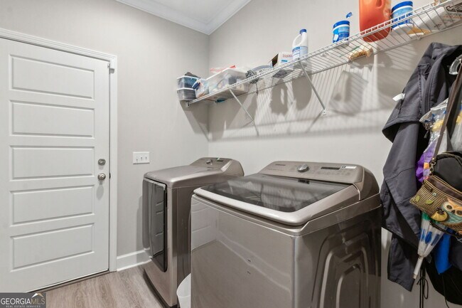 Building Photo - 145 Verano St