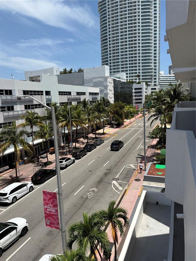 Building Photo - 4301 Collins Ave