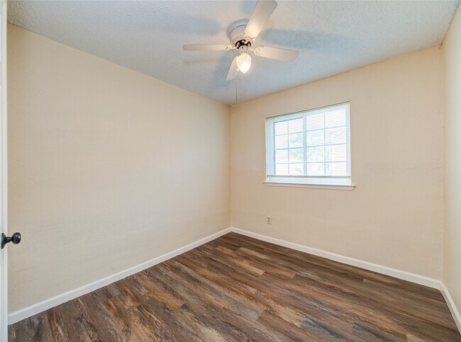 Building Photo - 3307 E Heatherock Cir
