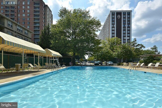 Building Photo - 11801 Rockville Pike