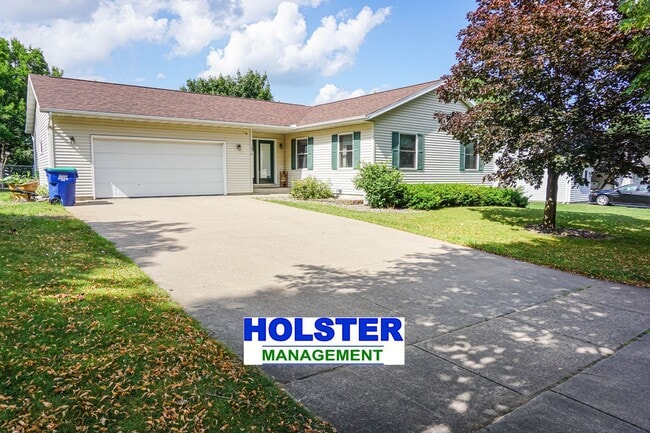 Primary Photo - 3-Bedroom, 2-bath House With Fenced-in Yar...