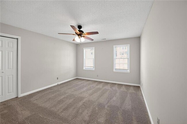 Building Photo - 641 Belgrave Ln