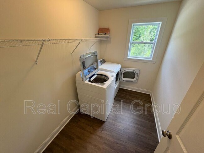 Building Photo - 43 Timber Creek Dr