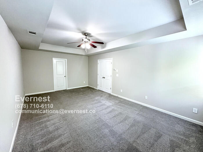 Building Photo - 144 Charolais Dr