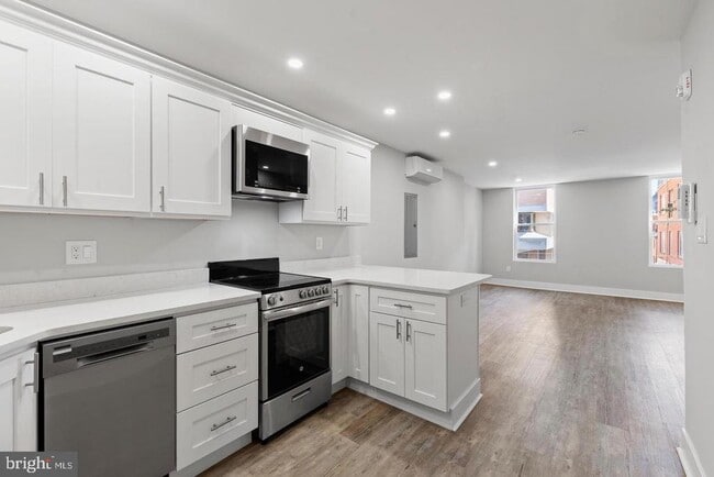 Building Photo - 256 S 11th St