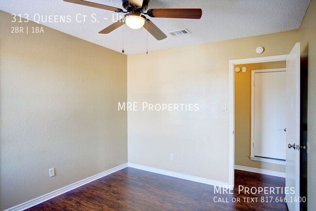 Building Photo - 313 Queens Ct S