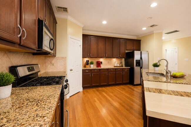 Building Photo - 9714 Kapri Ln