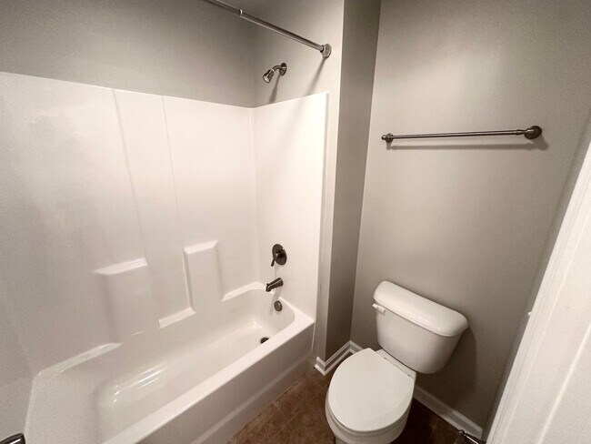 Building Photo - 200 Seasons Circle, Unit 604, Suffolk, Va,...