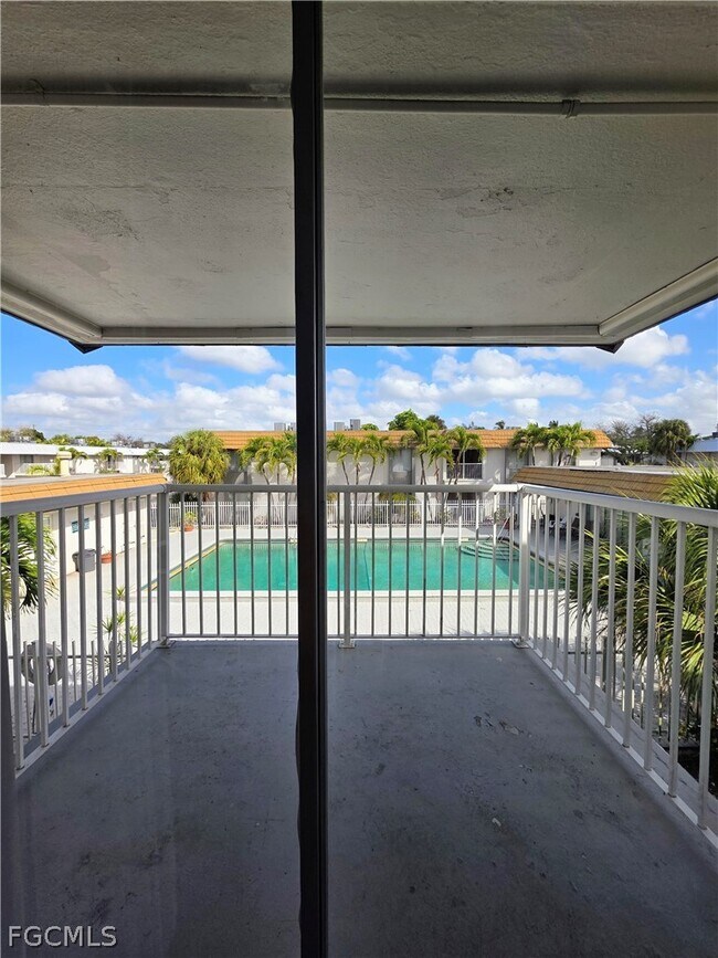 Building Photo - 1830 Maravilla Ave