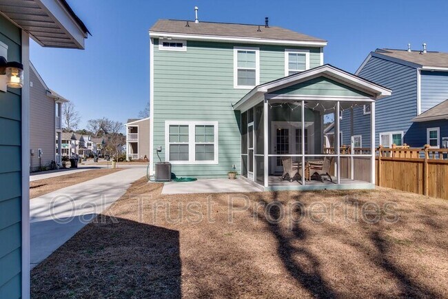 Building Photo - 1605 Valley Oak Rd