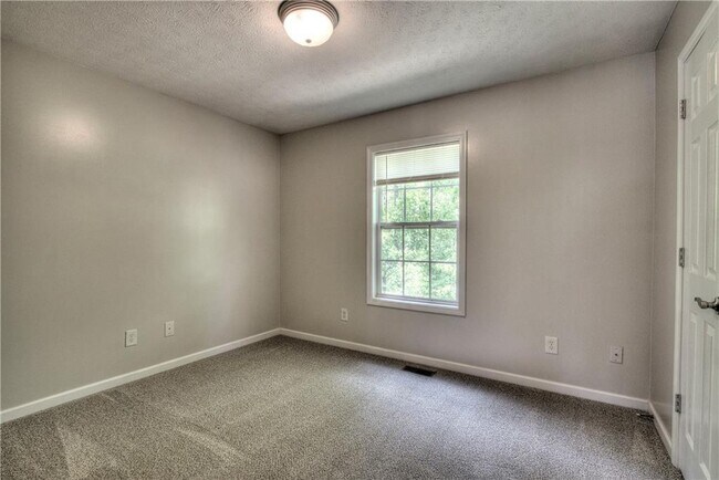 Building Photo - 178 Colton Dr