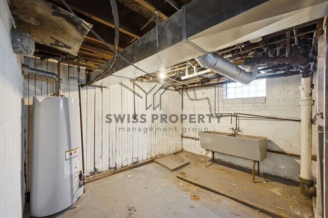 Building Photo - 25 W Tulane Rd