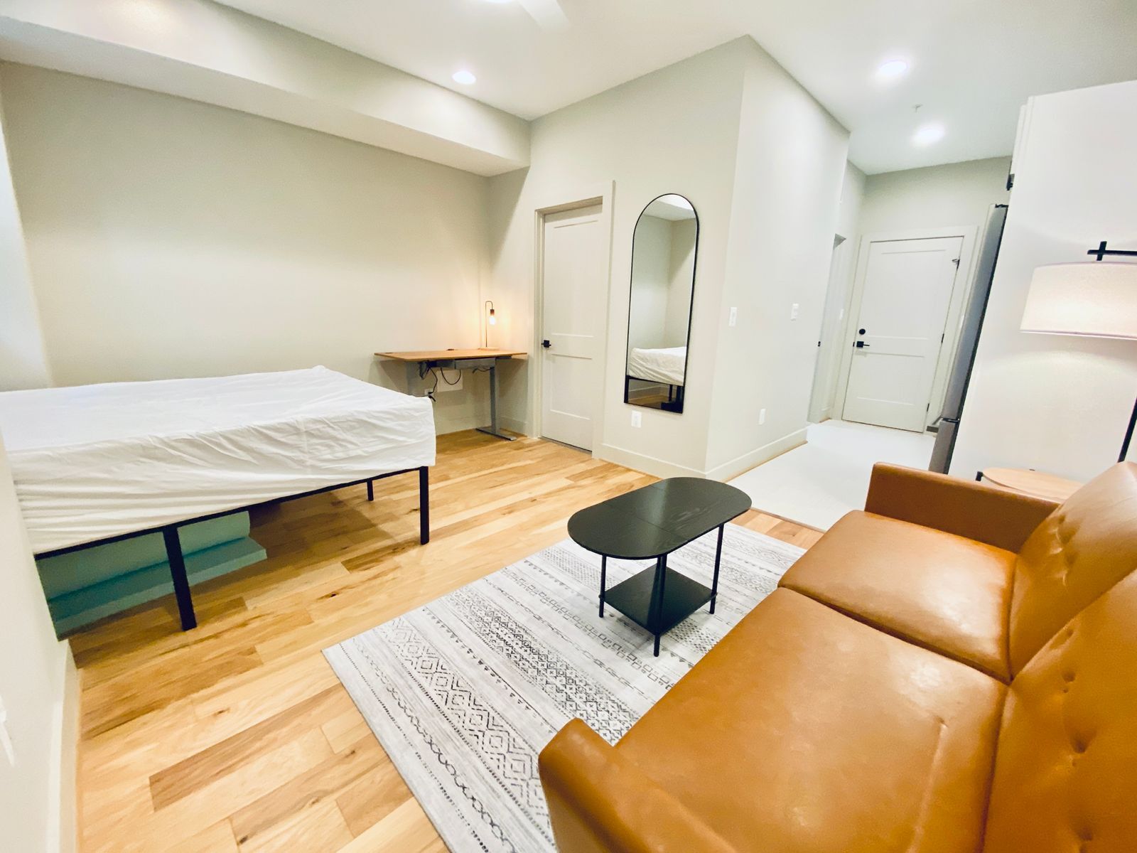 Private Living Space - 527 Longfellow St NW