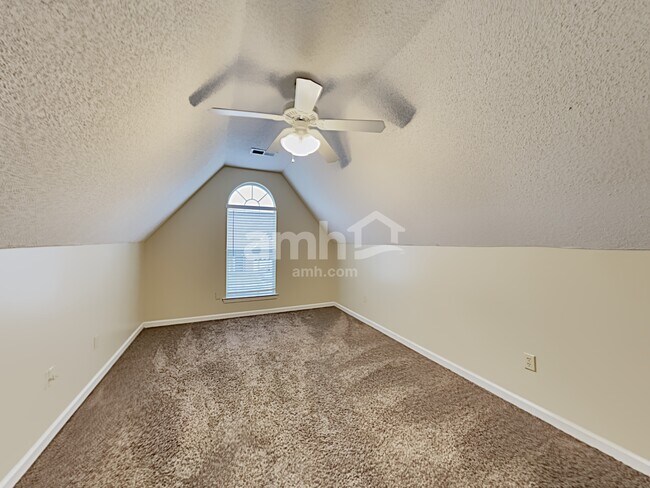 Building Photo - 8396 Cross Pointe Drive