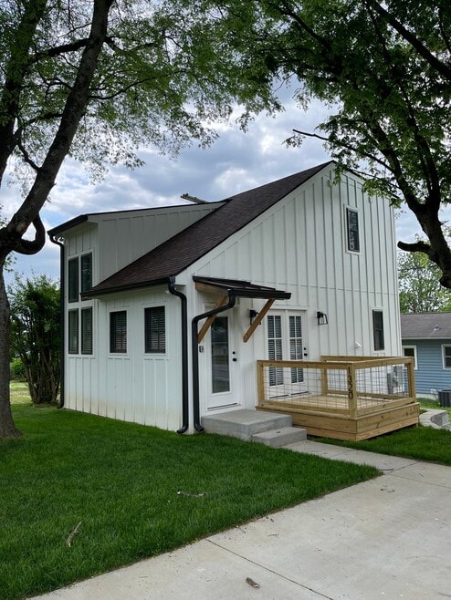 Building Photo - 1320 Dodson St