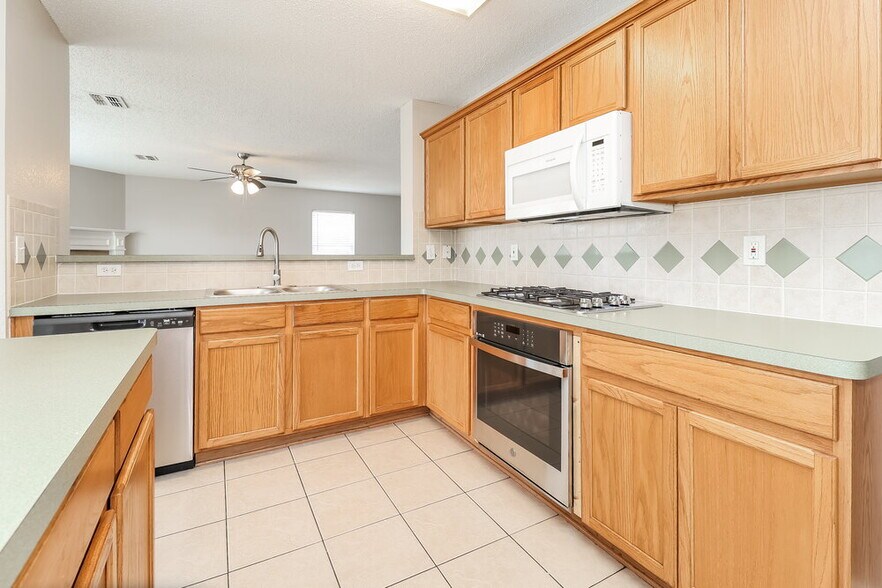 Building Photo - 4668 Cool Ridge Ct