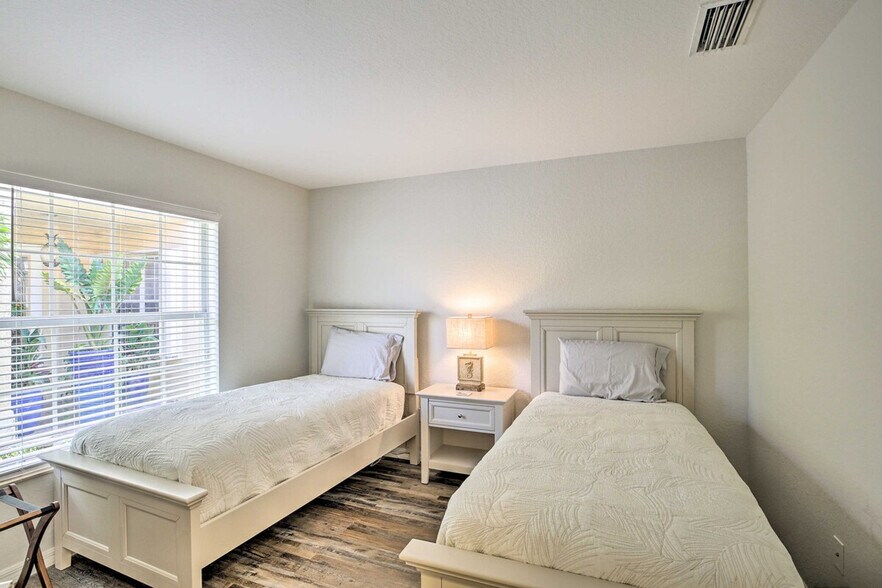 Building Photo - 10280 Crepe Jasmine Ln