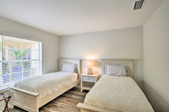 Building Photo - 10280 Crepe Jasmine Ln