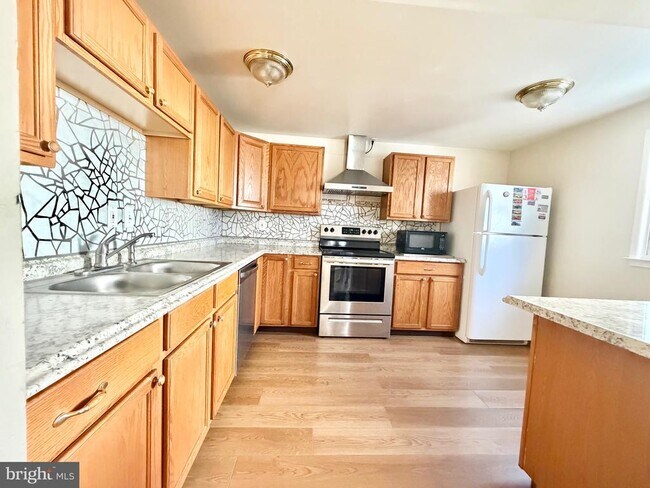 Building Photo - 13612 Lindendale Rd