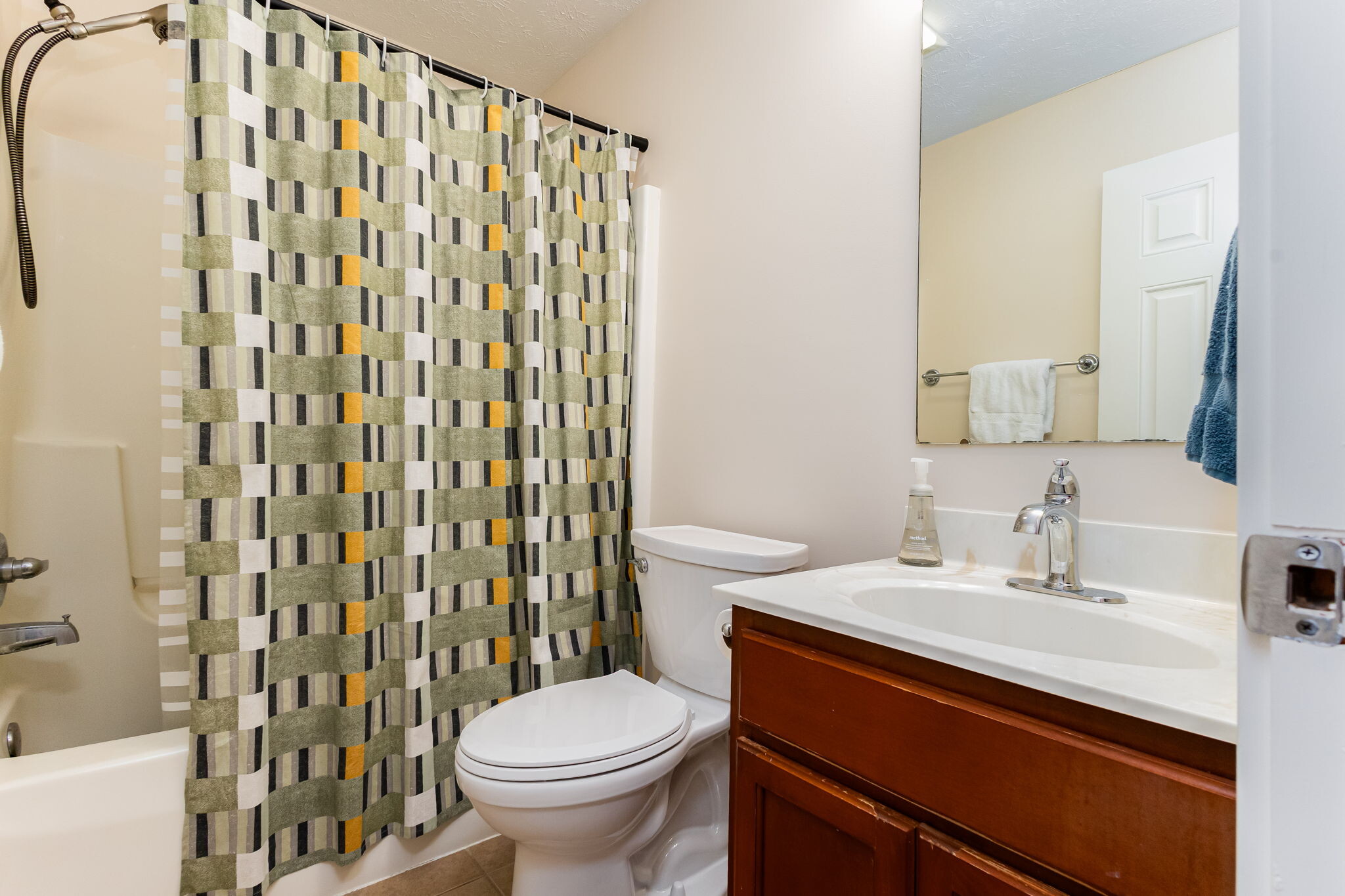 Building Photo - 433 Abbey St