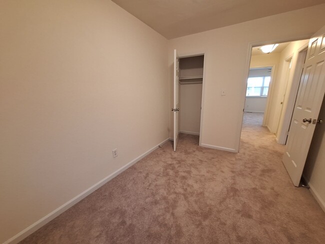 Building Photo - $200 Move-in Special