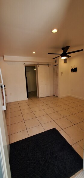 Building Photo - 3940 NW 9th St