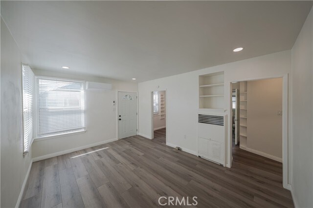 Building Photo - 1719 Cabrillo Ave