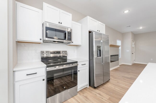 Building Photo - 2121 E Elk Rdg Ave