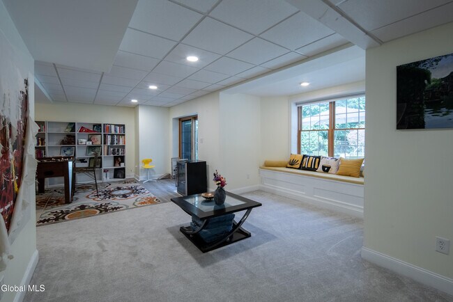 Building Photo - 20 Fairhill Rd