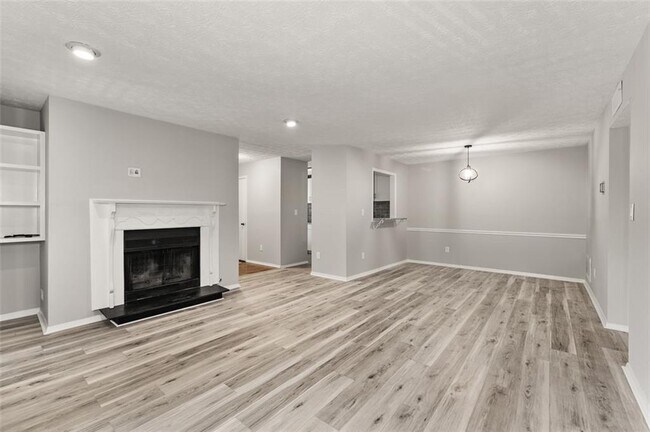 Building Photo - 308 Cumberland Ct SE