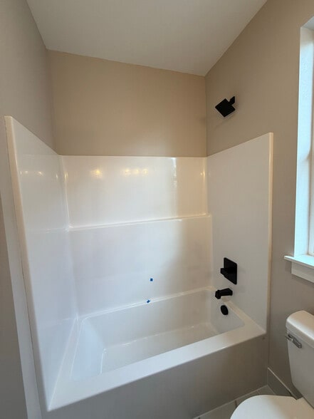 Building Photo - 226 Curtis Dr