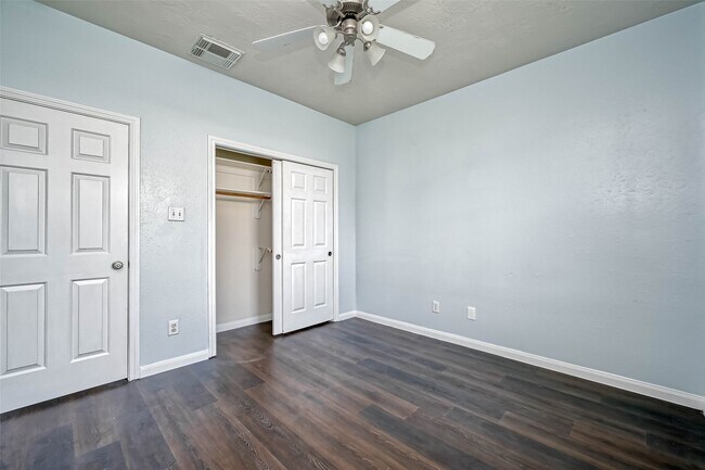 Building Photo - 6427 Stone Landing Ln