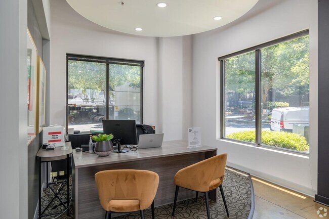 Building Photo - 349 Decatur St. SE