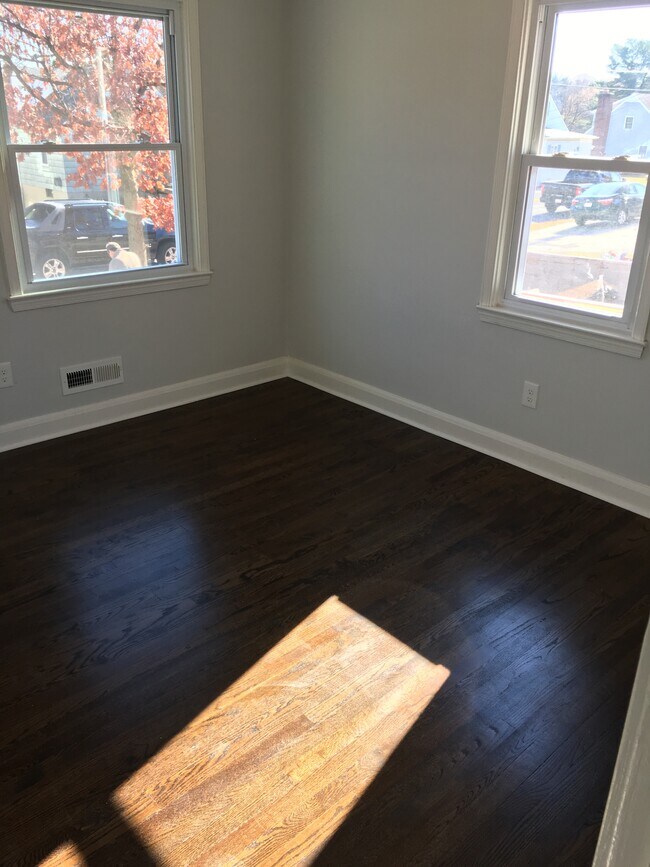 Building Photo - 5938 Clayton Ave