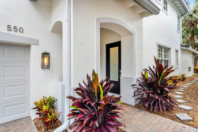 Building Photo - 550 Tomahawk Ct