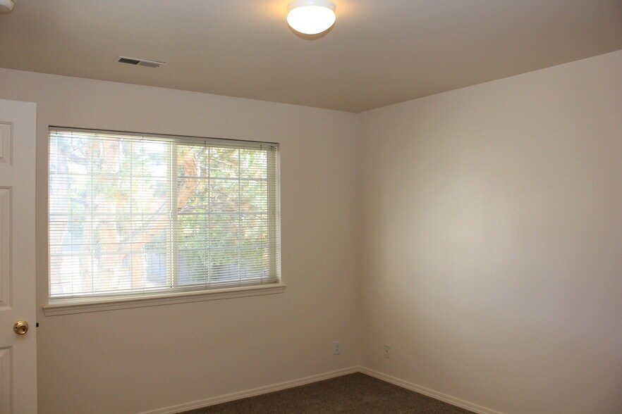 Primary Bedroom - 7626 W Opohonga Ln