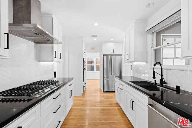 Building Photo - 12730 La Maida St