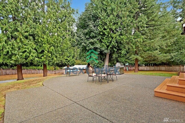 Building Photo - Rare opportunity!! Spacious 3 Bedroom Sammamish Home with 2 bonus rooms, RV Parking & Huge Backyard!