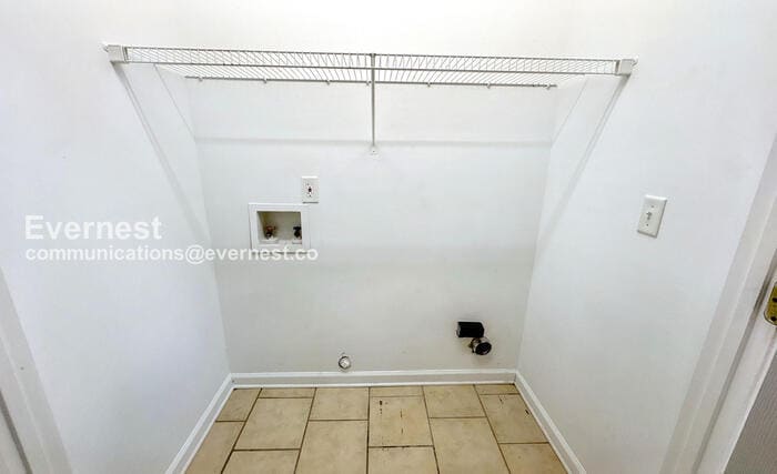 Building Photo - 7102 Tyner Crossing Dr